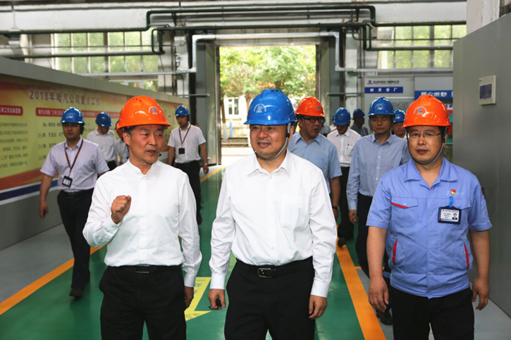 郝鹏参观调查J9旗舰厅集团所属企业汽轮机公司